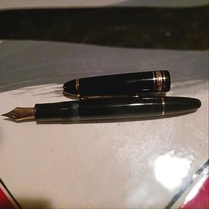 Meisterstuck Gold Coated 149 Mont Blanc Fountain Pen in Customized Box